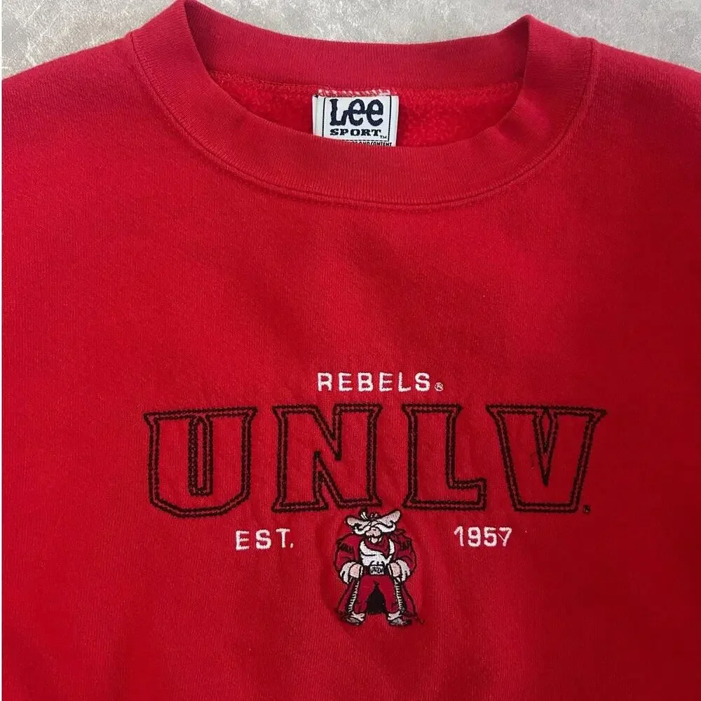 2000s Vintage UNLV Rebels Red Crewneck Size M - Picture 2 of 4